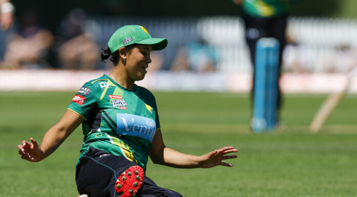 Ocean Bartlett fields the ball in a Super Smash game against Wellington Blaze. PHOTO/GETTY IMAGES